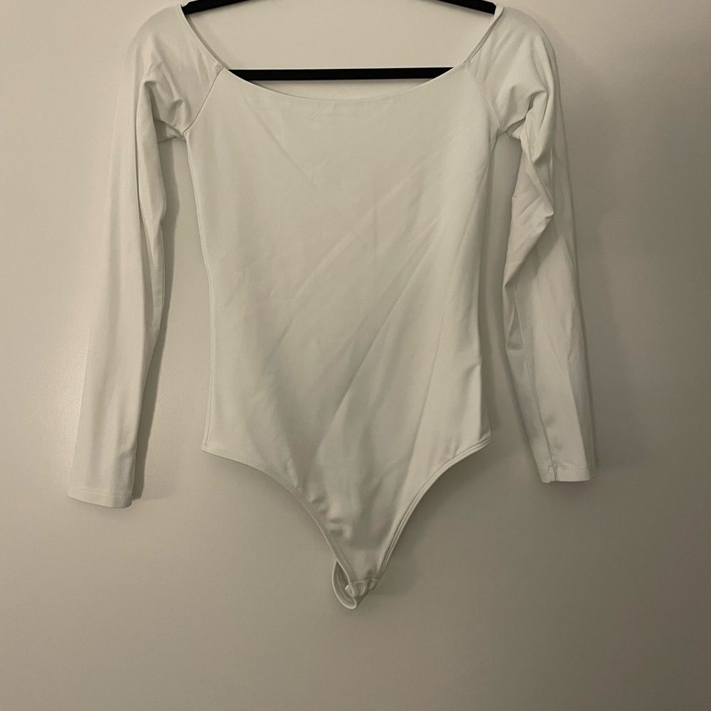 Babaton White Long sleeve Off shoulder Bodysuit